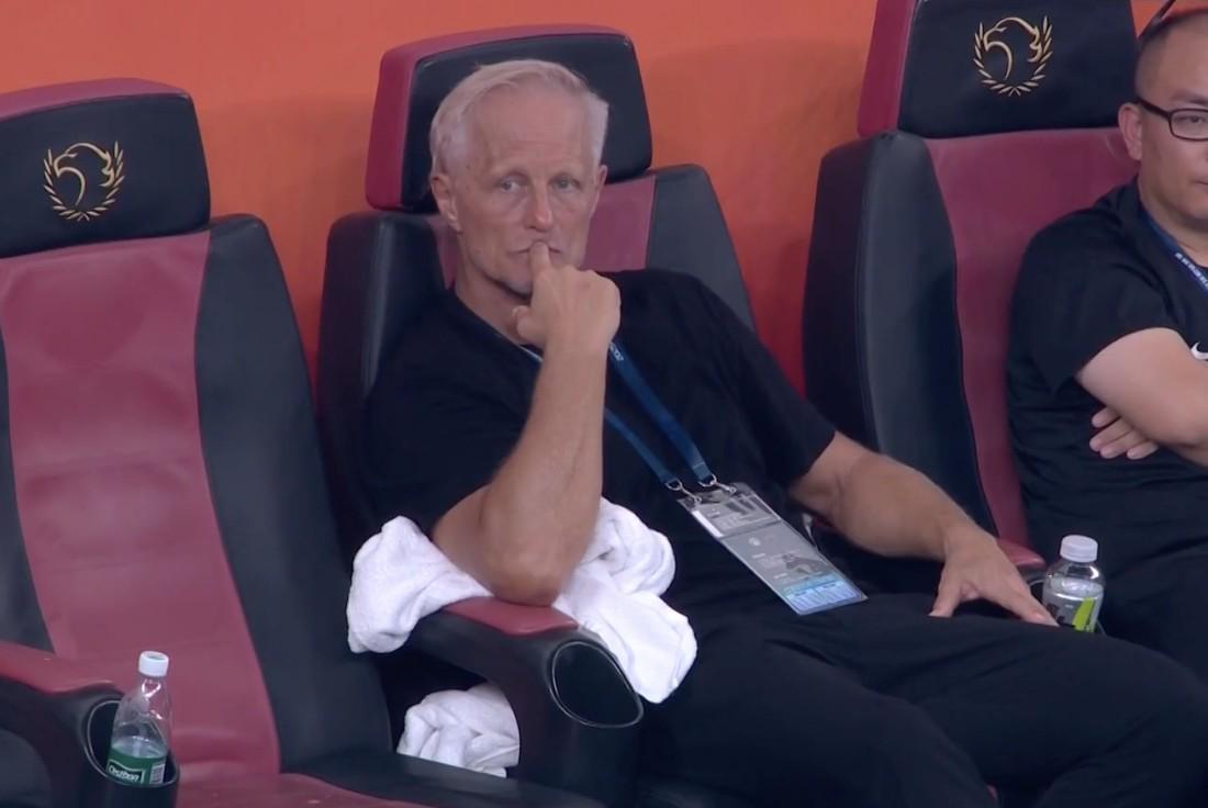 安德森:升班马想客胜卫冕冠军很难,半场因伤病被迫换人